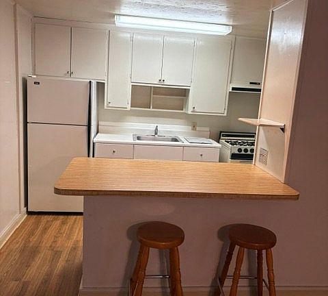 5th image of 381 1/2 E 3rd Ave