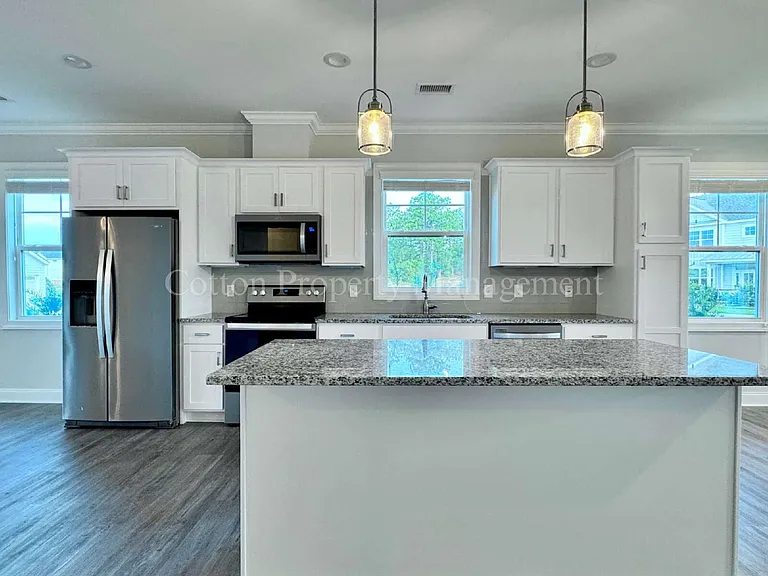 4732 Siddons Dr — Photo 8