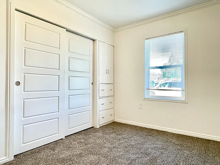 307 N 100 W — Photo 10