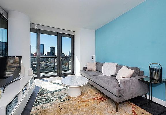 4th image of 250 E Houston St APT 6C