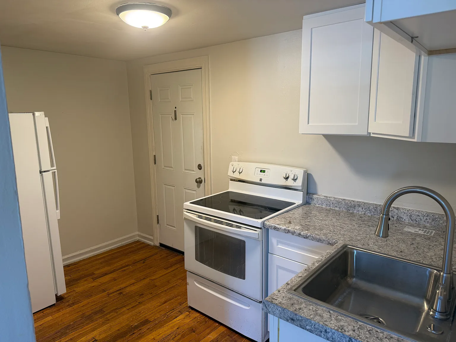 1 bed, 500 sqft, $950 — Photo 2