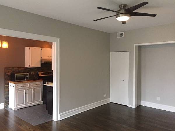 living room (daylight)