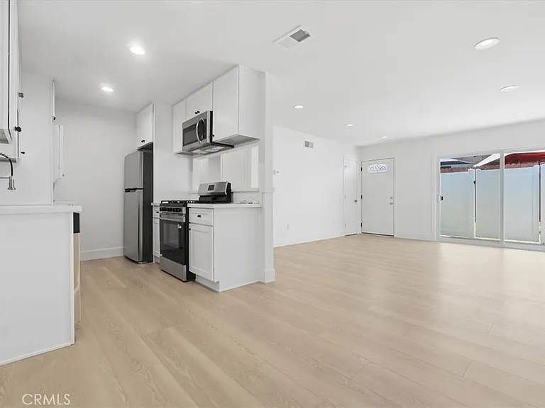 307 N Tustin Ave #D — Photo 1
