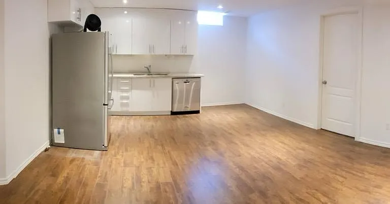 8 Vipond Way #1 — Photo 1