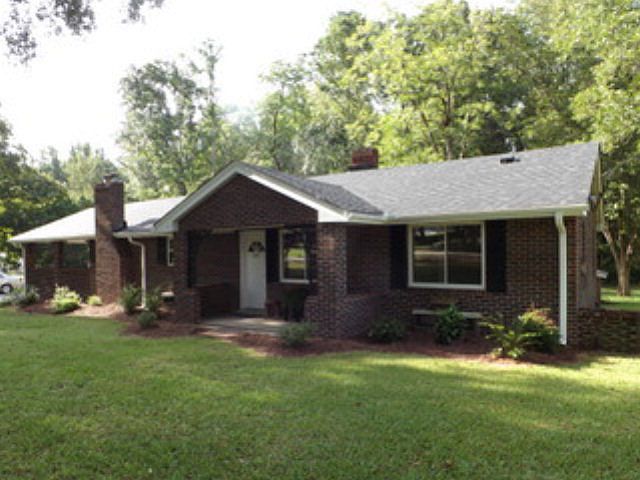 1st image of 228 Crescent Dr
