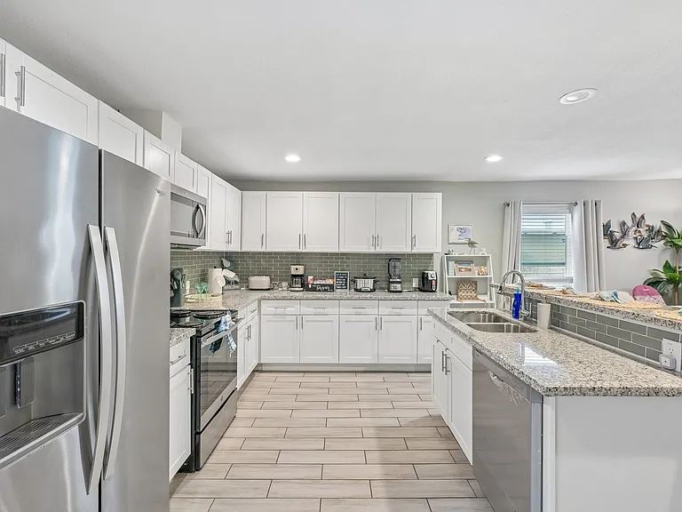 1022 Avenue L — Photo 14