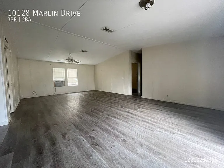 10128 Marlin Dr — Photo 2