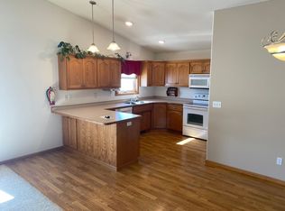 1022 33rd St S, Moorhead, MN 56560