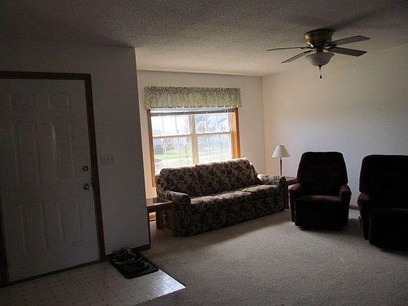 4th image of 612 Eastwood Dr