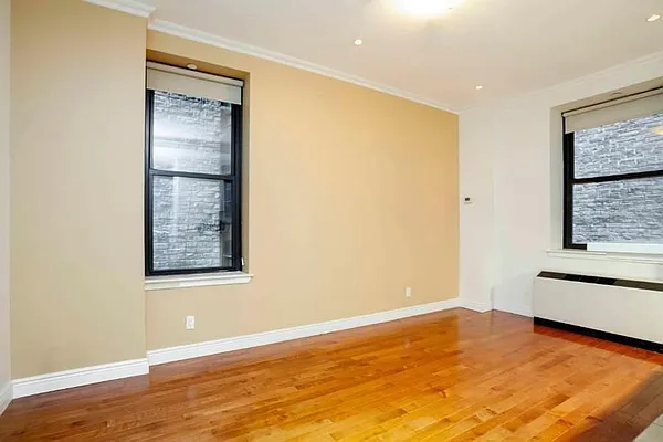 Rented by REAL New York | media 50