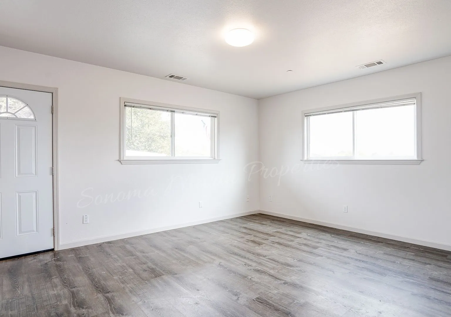 ~ Beautiful 3Bed/2 Bath Country Property in Petaluma ~ Accommodating to Farm Animals. — Photo 4