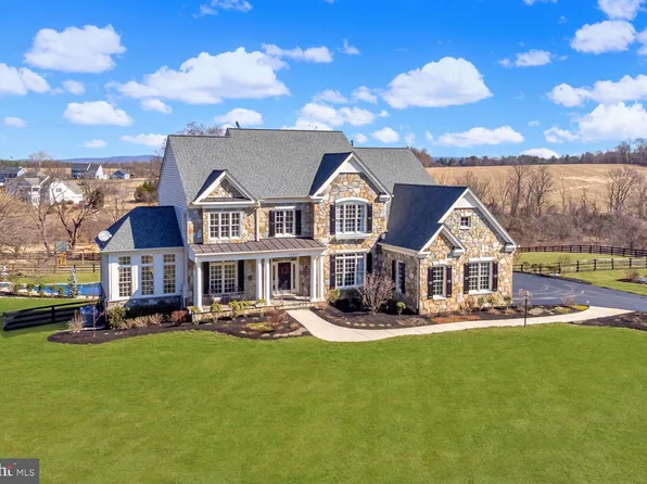 12830 Snowbird Ct, Lovettsville, VA 20180