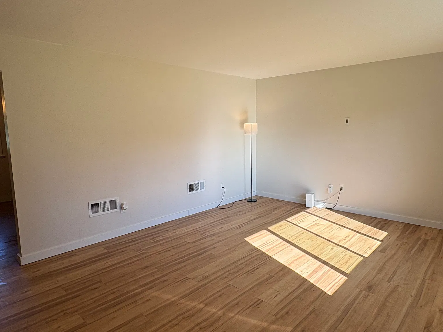 3 bed, 1144 sqft, $2,850 — Photo 2