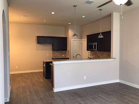 4th image of 906 Skyview Dr