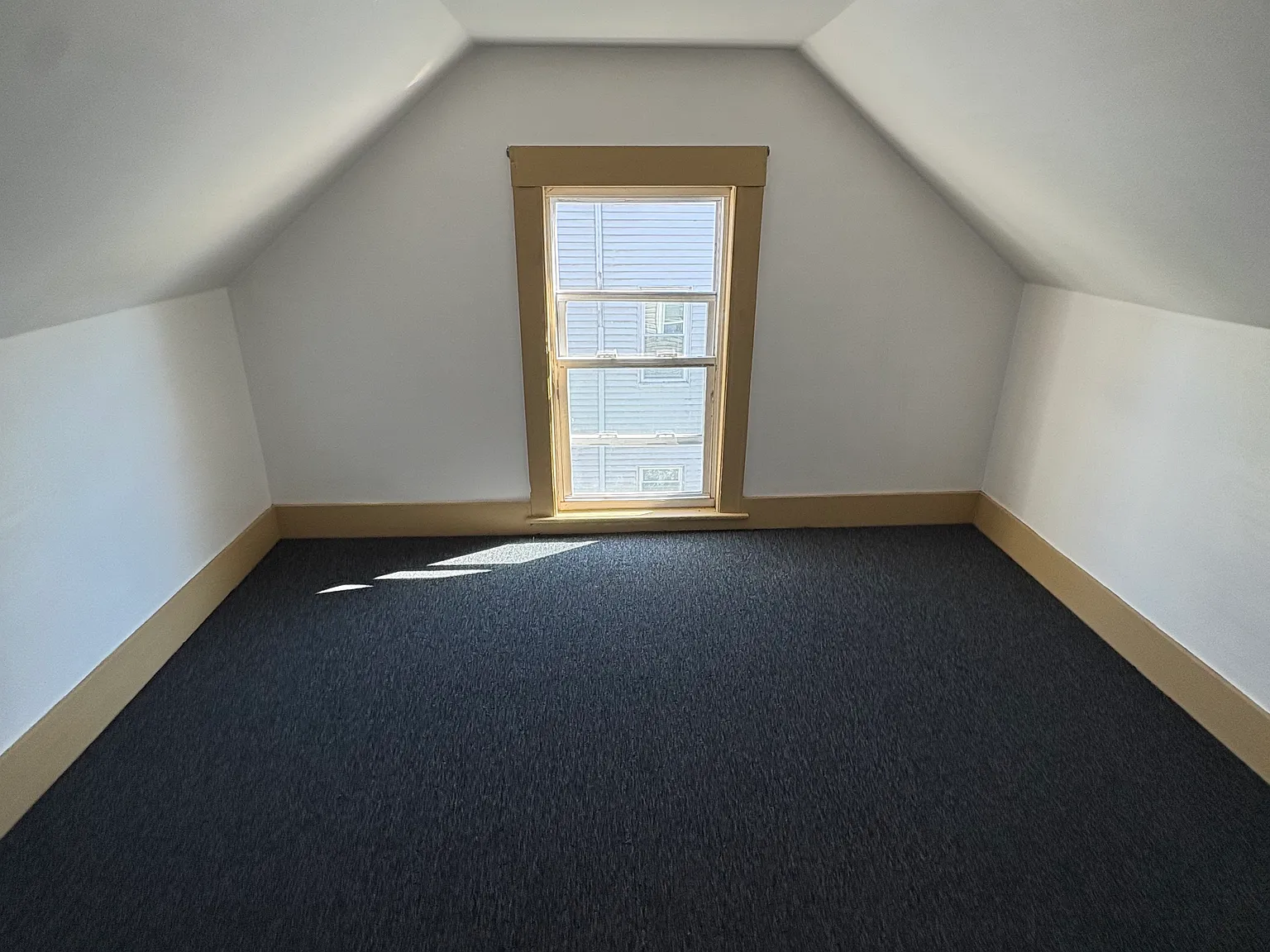 3 bed, 2100 sqft, $1,900 — Photo 4