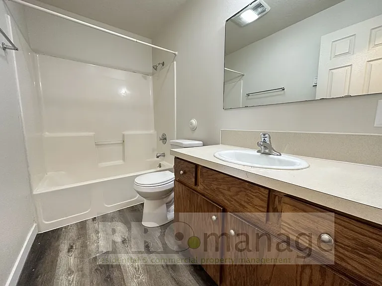 2161 - 2167 Meppen Dr. — Photo 16