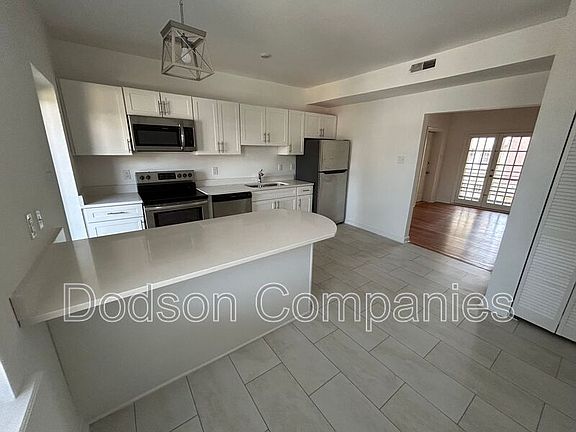 3rd image of 21 N Stafford Ave Unit 3