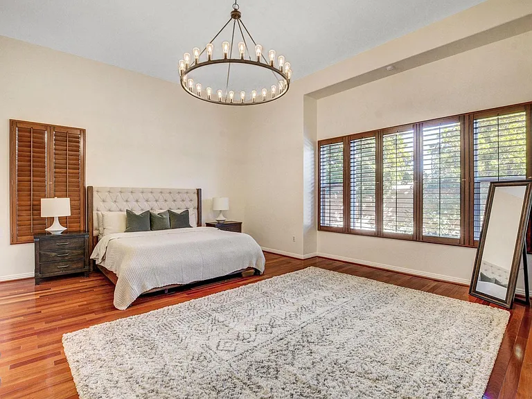 308 Round Stone Ct — Photo 35