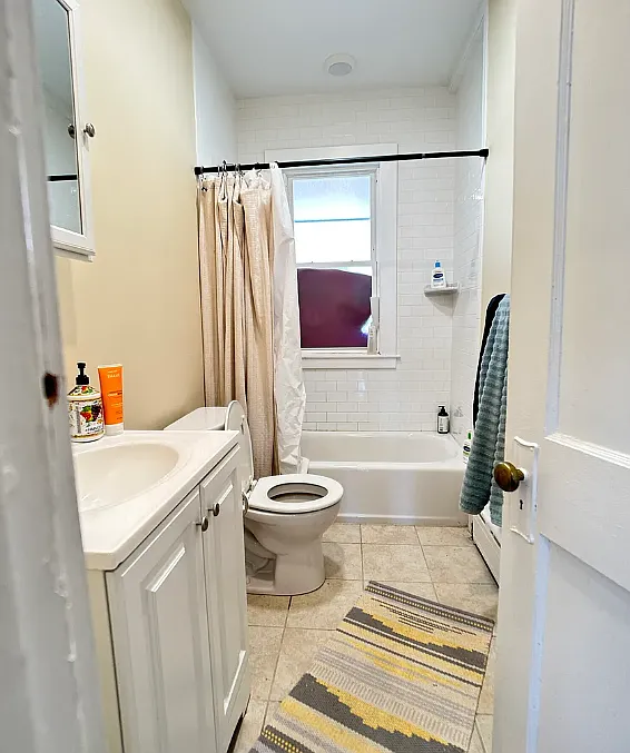 6 bed, 9999 sqft, $4,900 — Photo 2