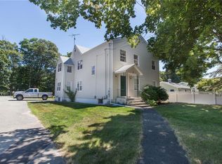 18 Tidewater Dr, Warwick, RI 02889