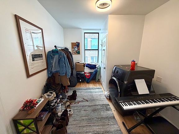 3rd image of 305 E 21st St #29A