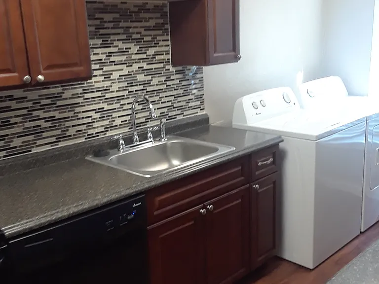 Steeple Club Apartments — Photo 44