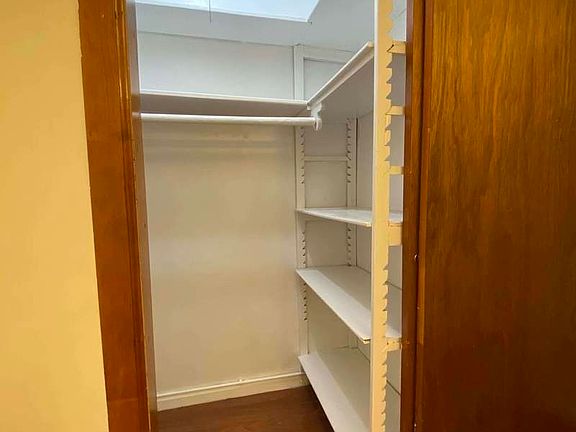 4th image of 3161 33rd St