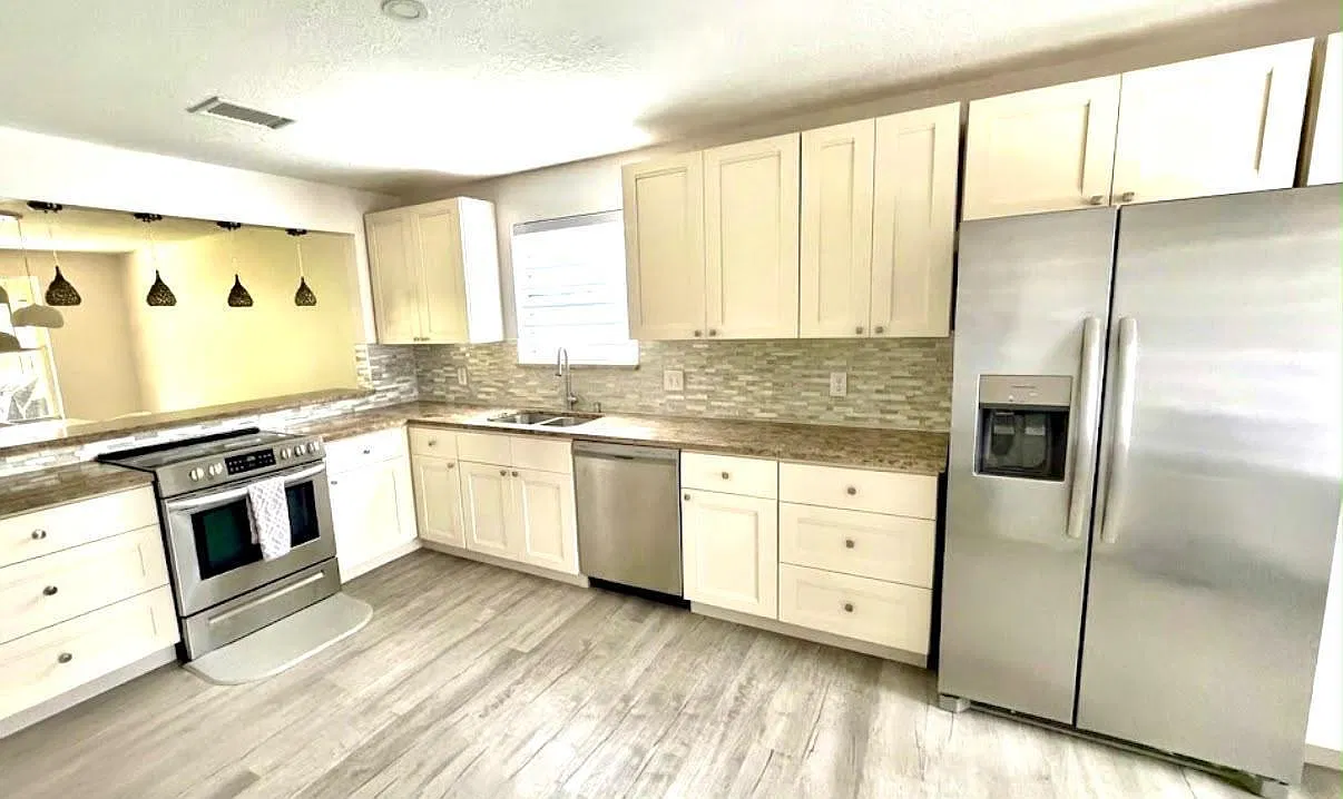3 bed, 2.5 bath, 2019 sqft, $3,300 — Photo 4