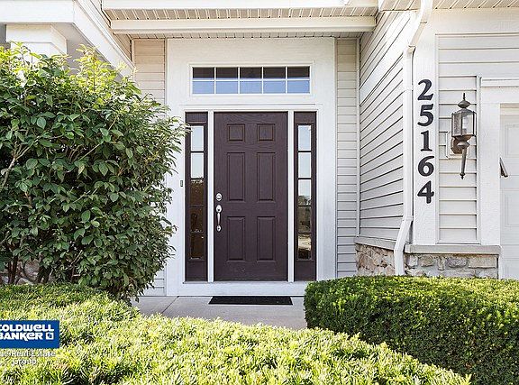 2nd image of 25164 W Glen Oaks Ln