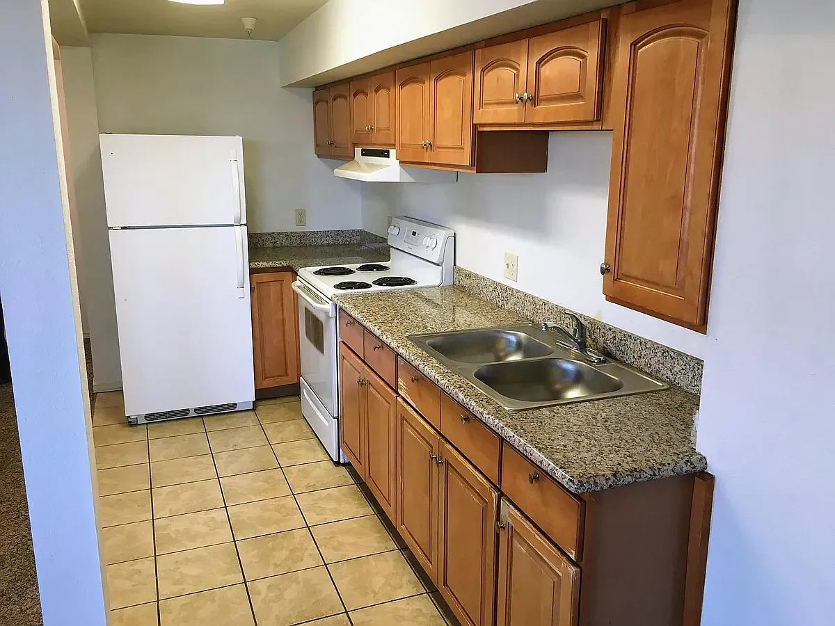 2 bed, 600 sqft, $1,100 — Photo 3