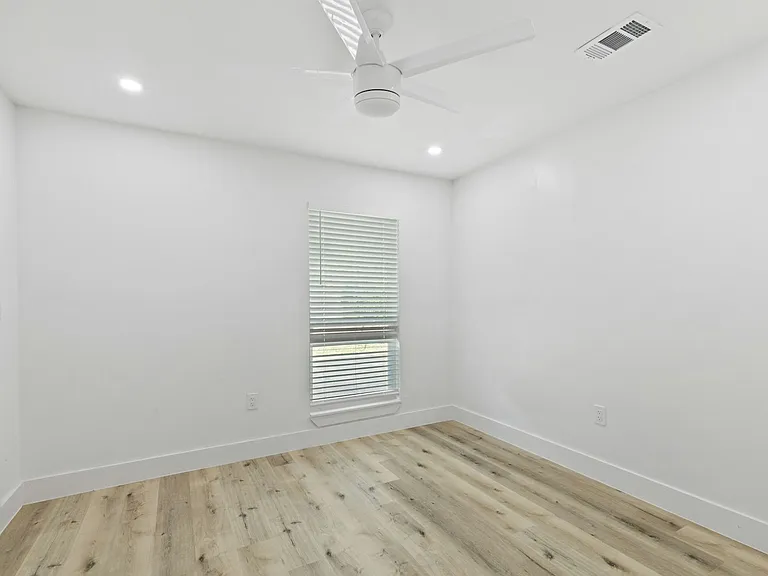 15655 Regal Hill Cir — Photo 3