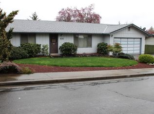 1011 NE Primrose Pl, Grants Pass, OR 97526