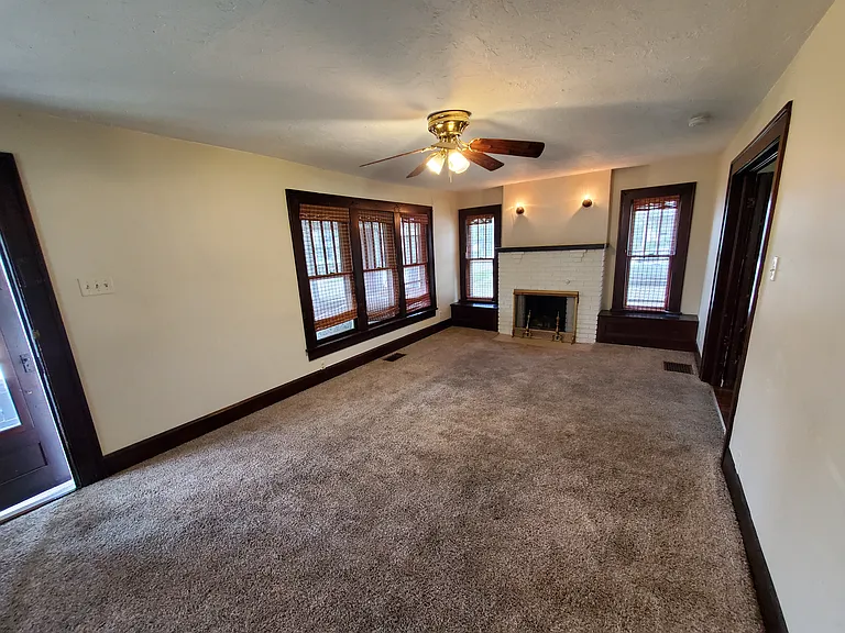 404 Milton Ave — Photo 5
