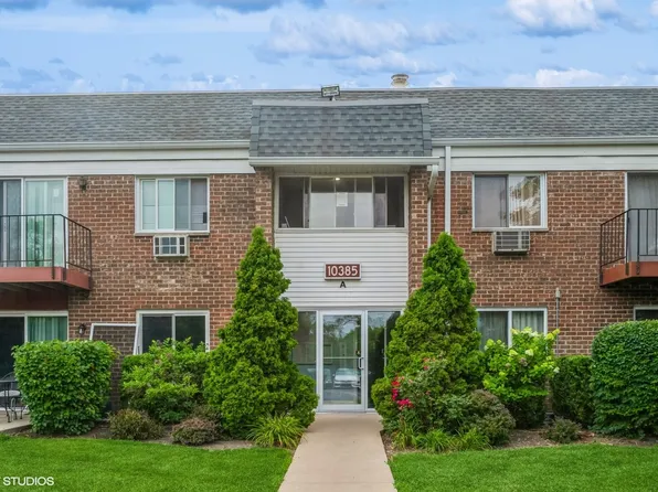 10385 Dearlove Rd APT 2G, Glenview, IL 60025