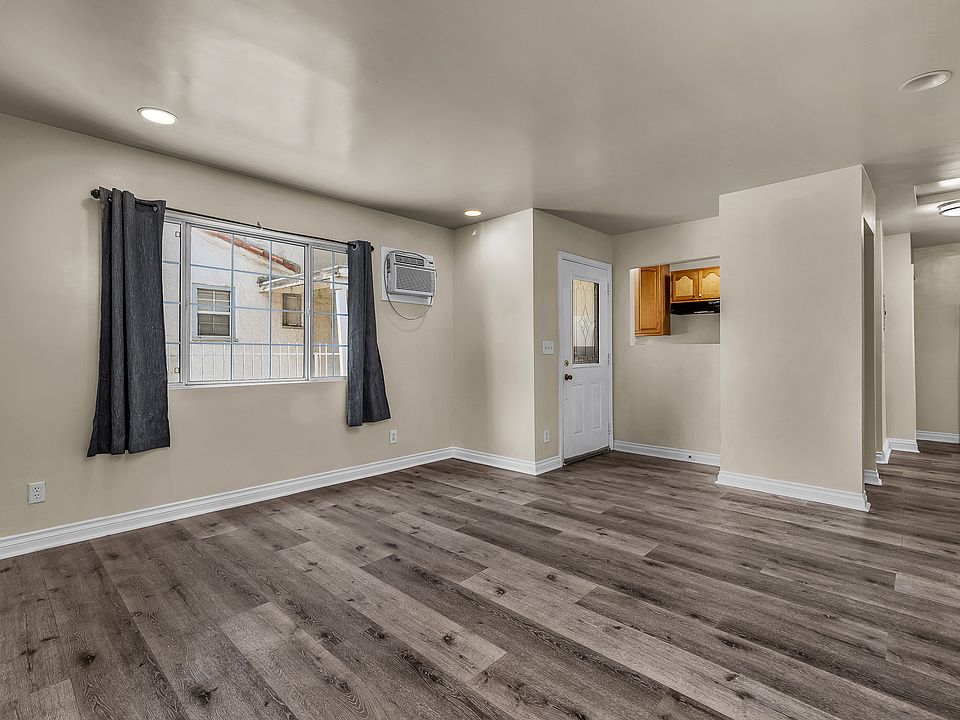 1st image of 153 E 61st St #1