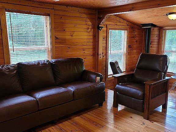 5th image of 5515 Calderwood Hwy