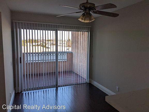4th image of 820 Redondo Ave #208