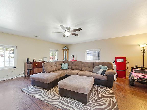 5th image of 16513 Creekside Dr