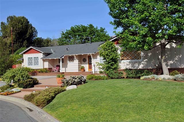 Front of Home on Cul de Sac