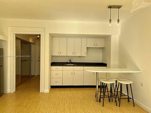 2nd image of 1250 West Ave APT 9I