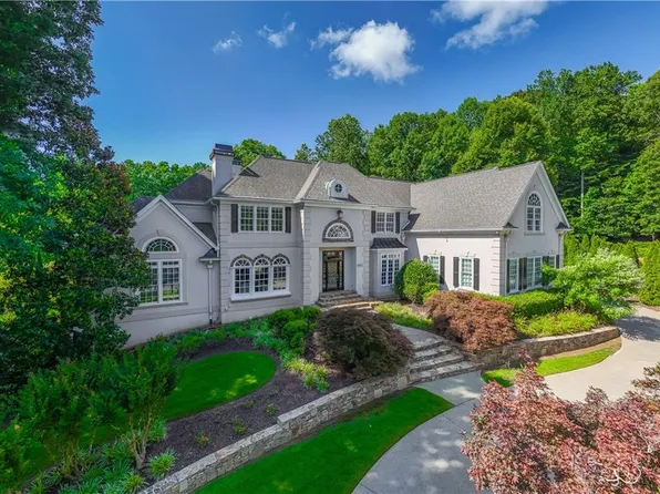 1055 Hedgerose Ln, Roswell, GA 30075