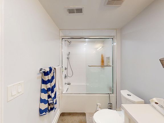 5th image of 14 Mount Hood Rd APT 2