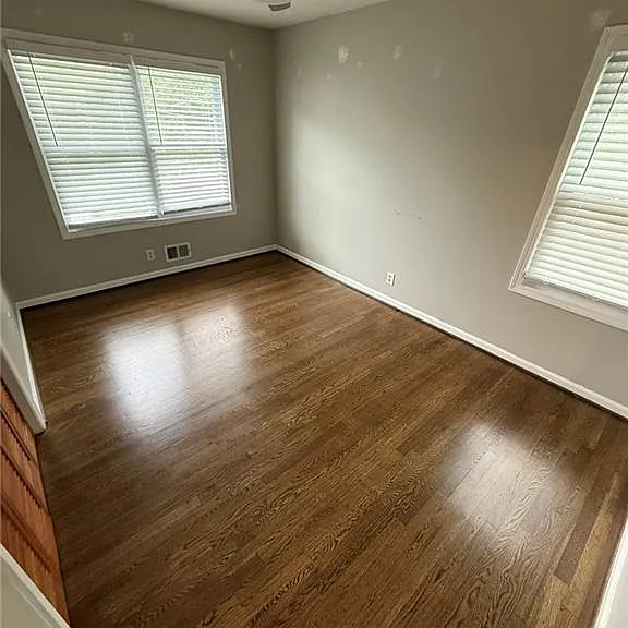 1110 Mountain View Dr — Photo 8