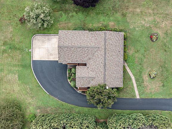 3rd image of 130 Legion Rd