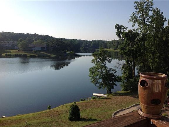 2nd image of 1261 Lake Shore Dr