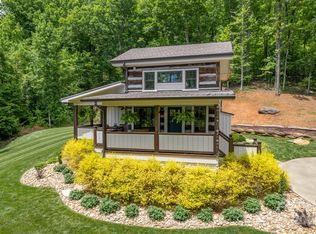 54 Holland Dr, Columbus, NC 28722