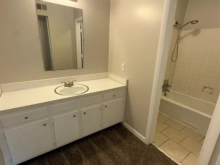 370 Wallace Rd #D13 — Photo 15