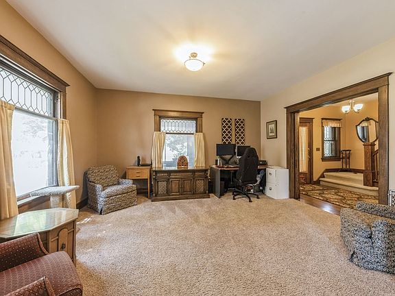 4th image of 15 N Benton St
