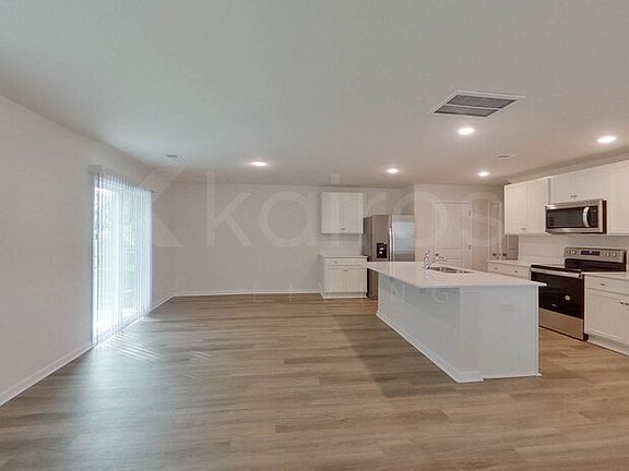 4th image of 108 Overstreet Way