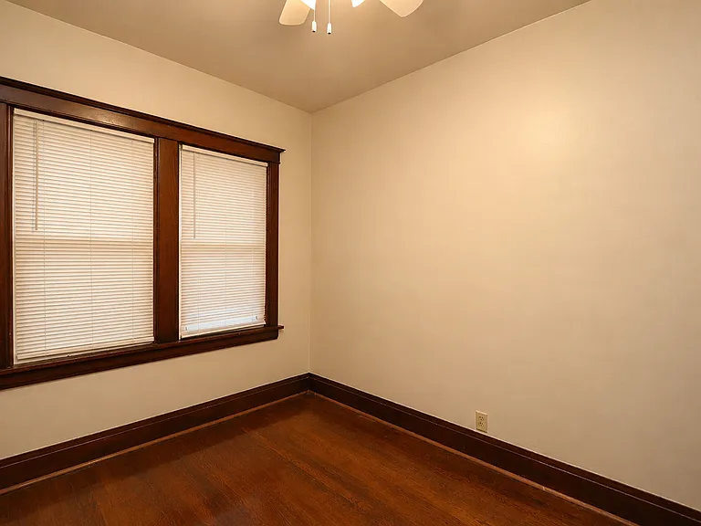 416 W Jackson St — Photo 17